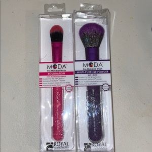 Makeup brushes